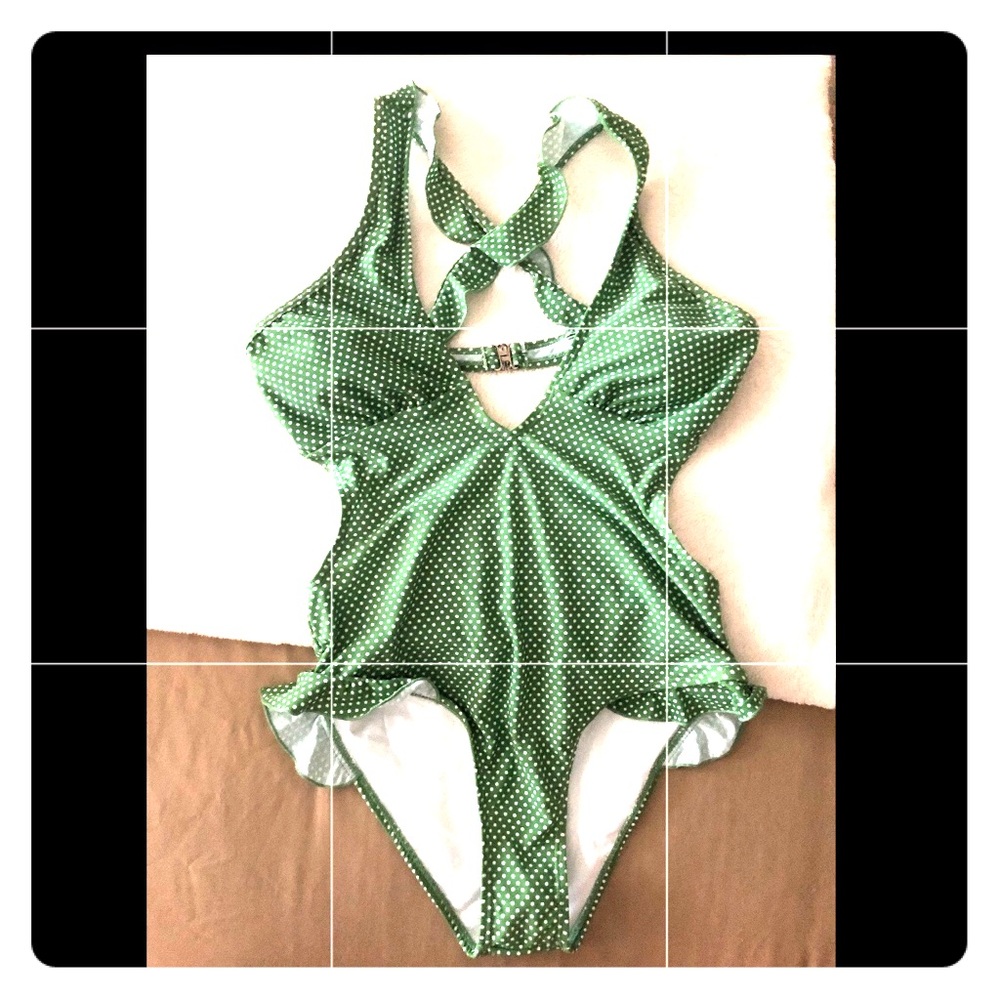 Cupshe One Piece Swimsuit Sz S 🤩🦋